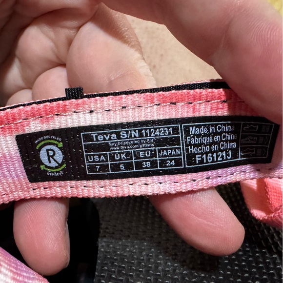 New! Teva Women’s Sandals – Size 7 – Multicolor Straps - Picture 6 of 6